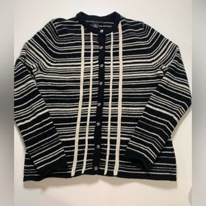Deane & White cardigan sweater size Large.